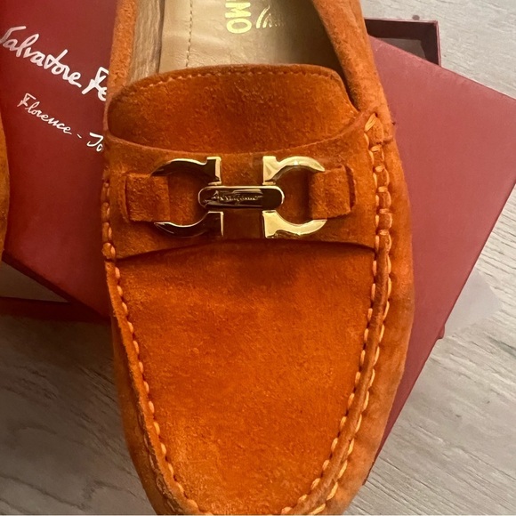 Salvatore Ferragamo - SABA suede loafer slips on women size 10.5M - Picture 3 of 8